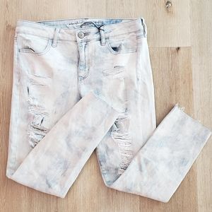 AMERICAN EAGLE Distressed Jeans